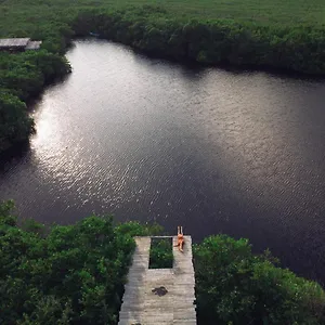 Nativus Glamping & Cenote טולום