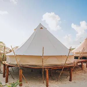 https://casa-nawal-beachfront-glamping.tulum-hotels.net